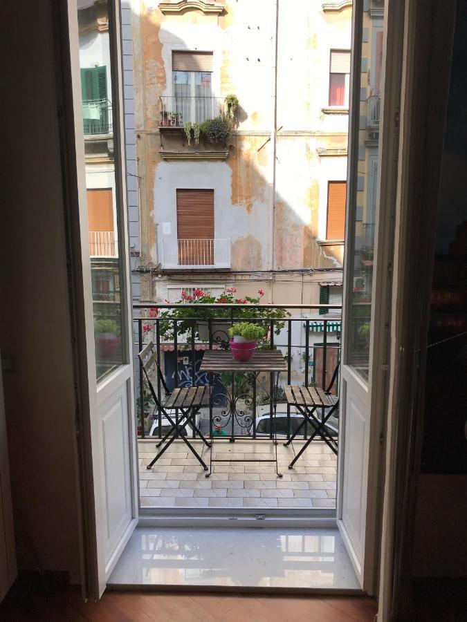 La Cartolina Di Napoli Free Parking For Small Cars Only Exterior photo