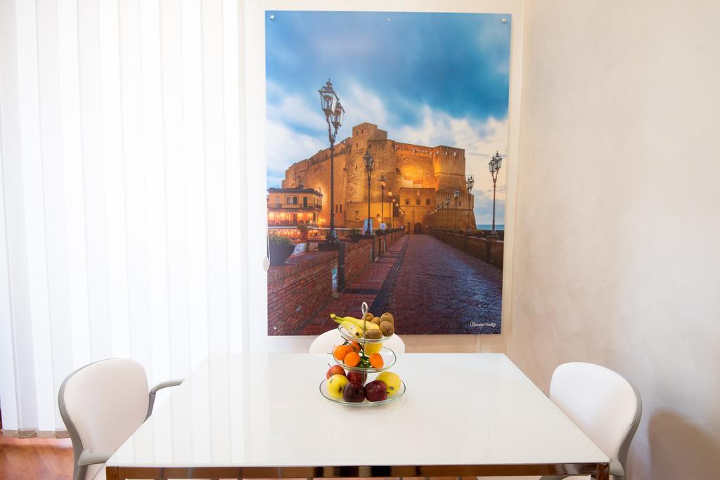 La Cartolina Di Napoli Free Parking For Small Cars Only Exterior photo